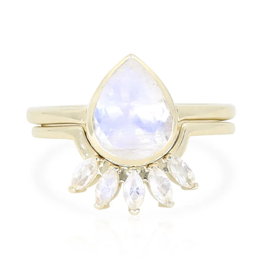 9K Yellow Gold Moonstone Tear Drop Ring