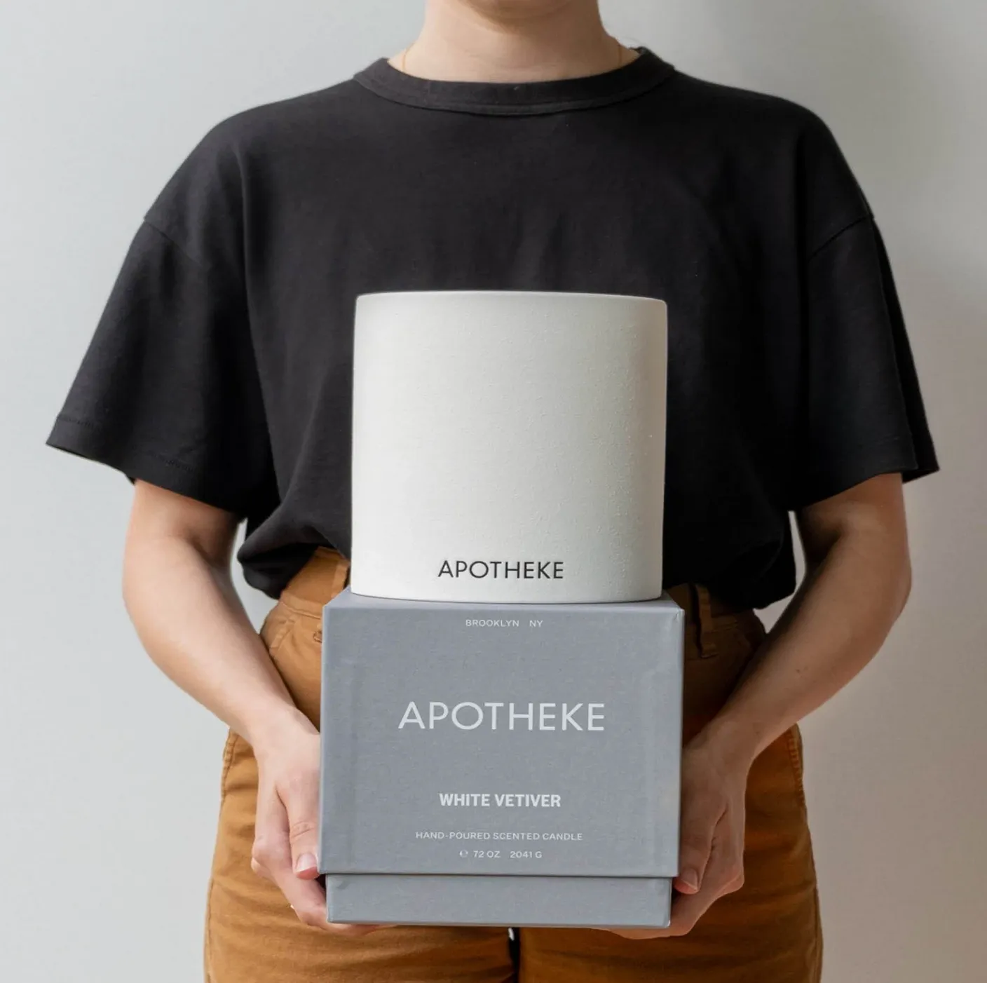 Apotheke White Vetiver Concrete 4-Wick Candle